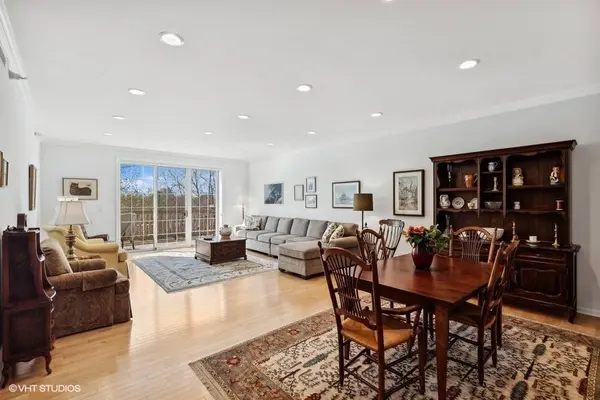 950 Augusta WAY #307, Highland Park, IL 60035