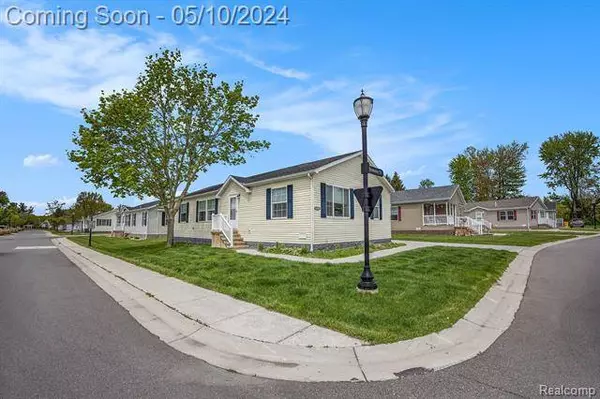 10520 FRONTENAY Court, Ira, MI 48023