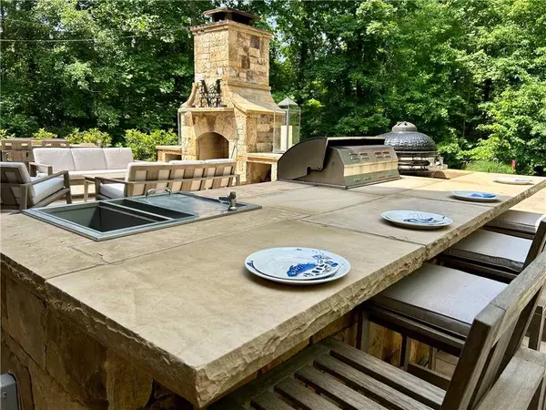 5230 Cole Creek LN, Cumming, GA 30040