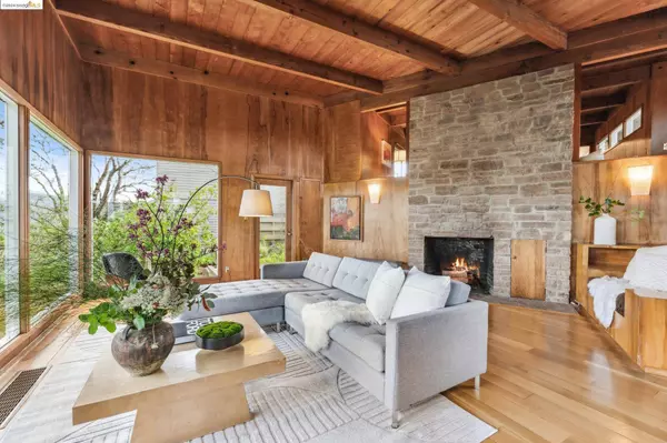 245 Los Altos Dr, Kensington, CA 94708