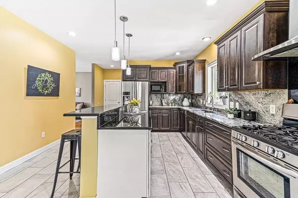 96 Clement Rd, Dracut, MA 01826