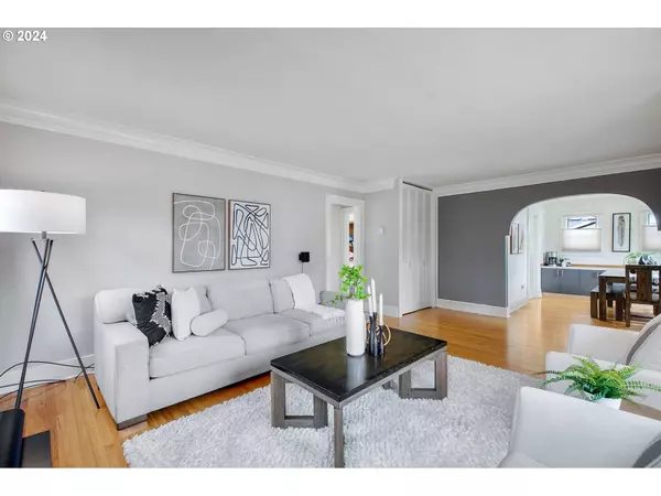 7518 SE CARLTON ST, Portland, OR 97206