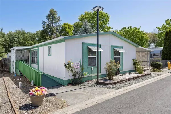 3431 S Pacific Hwy #SPC 48, Medford, OR 97501