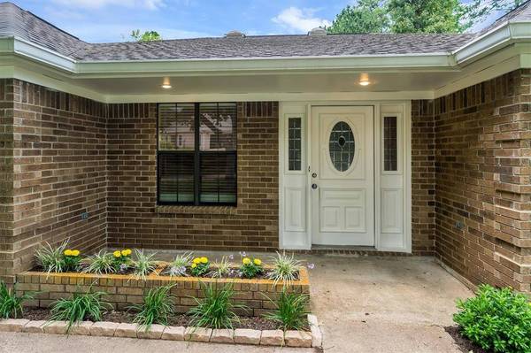 1517 Woodland Valley, Huntsville, TX 77340