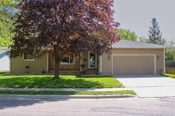 908 Sherman ST, North Mankato, MN 56003