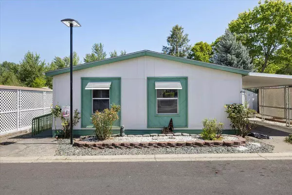 3431 S Pacific Hwy #SPC 48, Medford, OR 97501