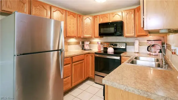 834 Wadsworth RD #B1, Medina, OH 44256