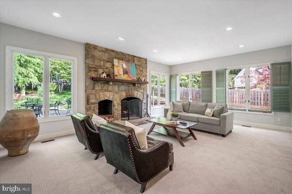 9118 FERNWOOD RD, Bethesda, MD 20817