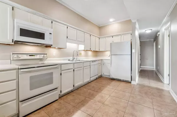 534 E Zarragossa St, Pensacola, FL 32502