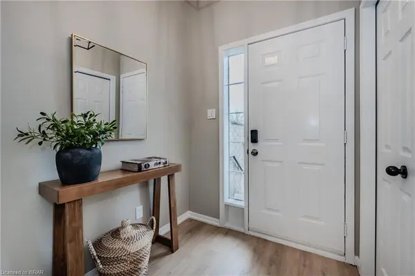 190 Windflower Drive, Kitchener, ON N2E 3T2