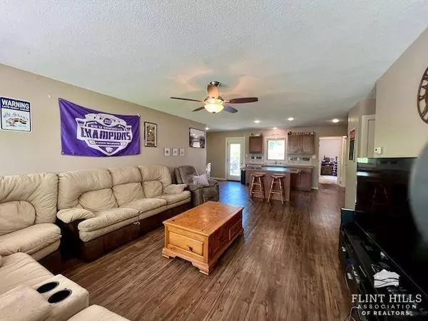 2408 Hobbs DR, Manhattan, KS 66502