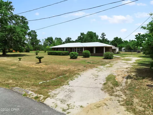 5053 Jeanette Drive DR, Marianna, FL 32446