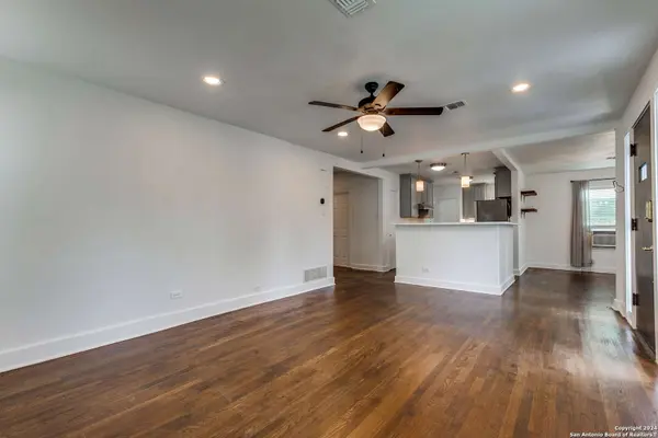 220 NORWOOD CT, San Antonio, TX 78212-2338