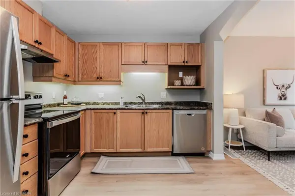 190 Windflower Drive, Kitchener, ON N2E 3T2