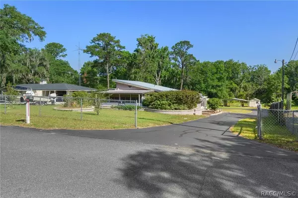 3073 W Cypress DR, Dunnellon, FL 34433