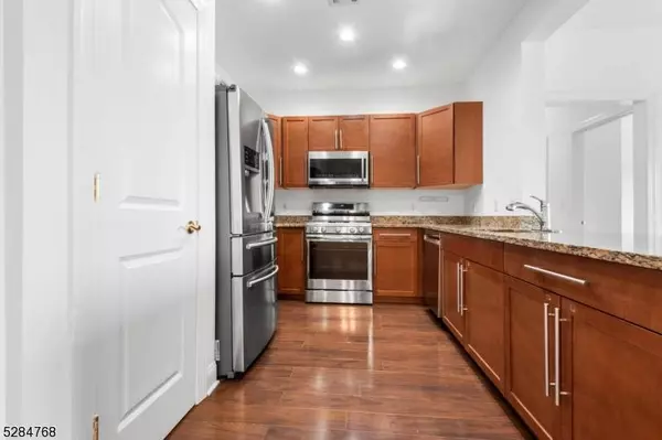 1404 Windsor Park Ct, Englewood City, NJ 07631