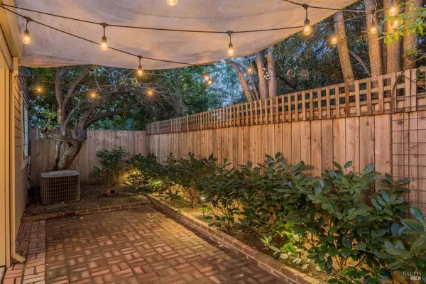 2717 2717 Elks Way, Napa, CA 94558