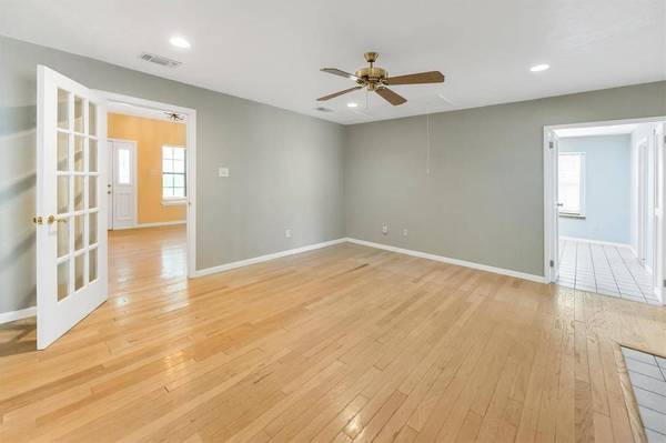 1517 Woodland Valley, Huntsville, TX 77340