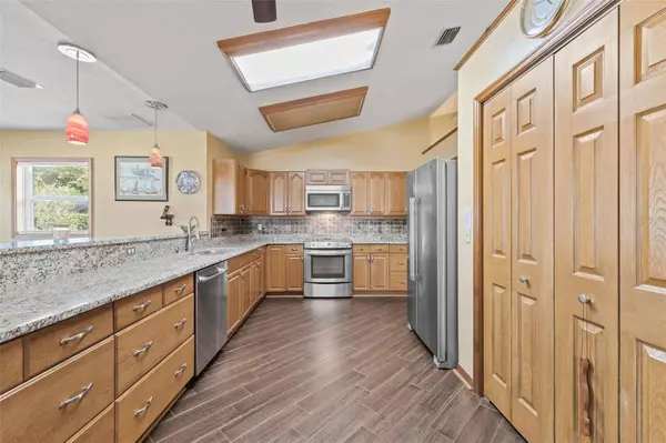 2284 CHAMPLAIN AVE, Spring Hill, FL 34609