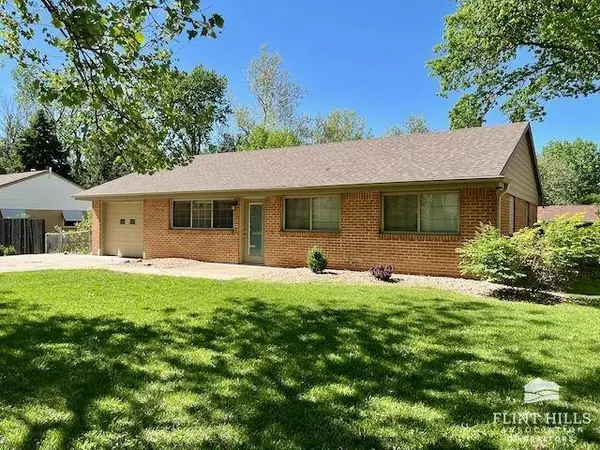 2408 Hobbs DR, Manhattan, KS 66502