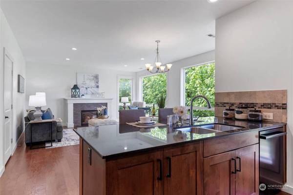 883 3rd PL NE, Issaquah, WA 98029