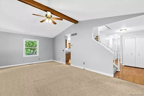 754 KENTUCKY Drive, Rochester Hills, MI 48307