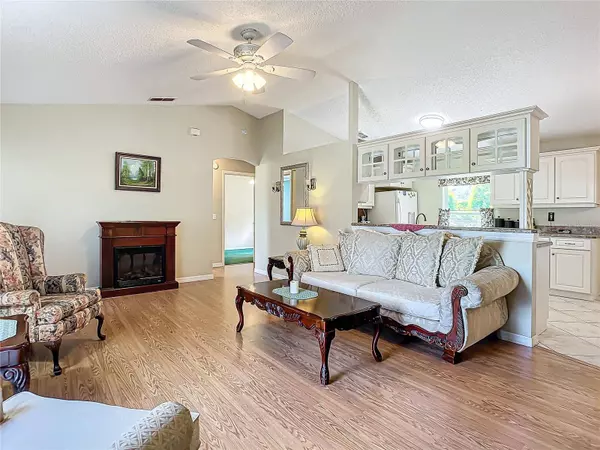 1420 5TH AVE, Deland, FL 32724