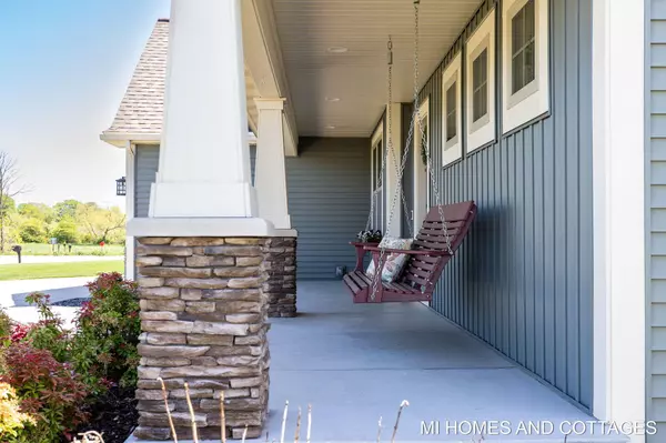 9994 Serengeti Lane, Zeeland, MI 49464