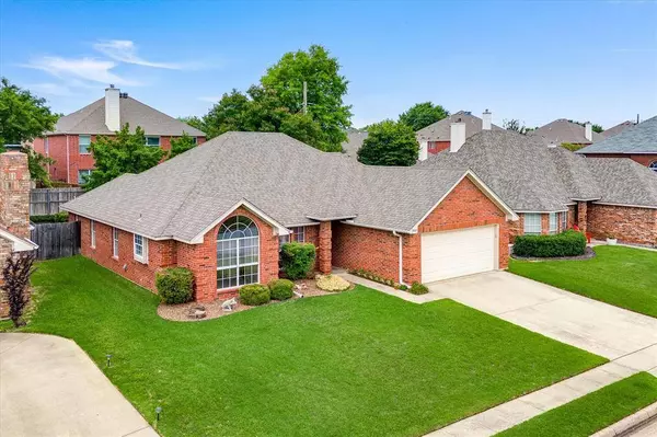 3007 Clairemont Lane, Euless, TX 76039