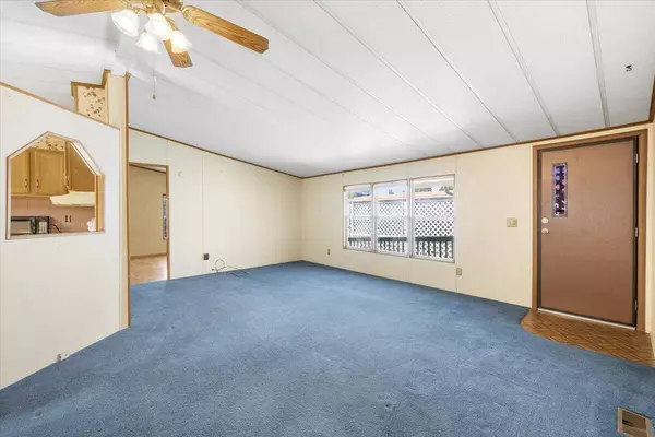 3431 S Pacific Hwy #SPC 48, Medford, OR 97501