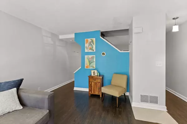 1800 10th AVE S #4, Minneapolis, MN 55404