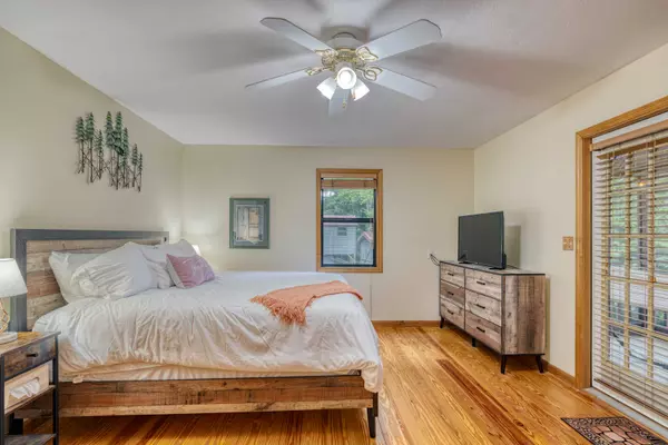 271 Rolling Hills Dr, Morganton, GA 30560-5600