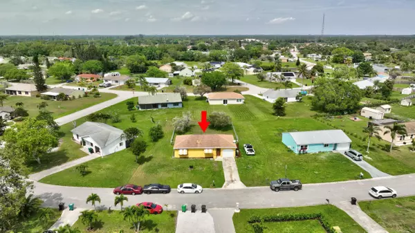 1521 SE Collette CIR, Port Saint Lucie, FL 34952