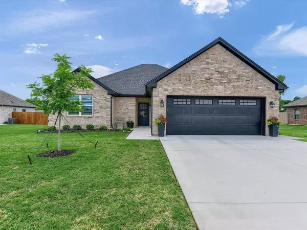 306 Ella Street, Whitesboro, TX 76273