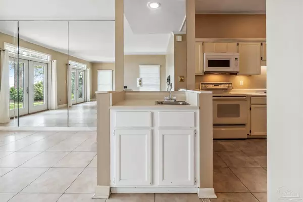 534 E Zarragossa St, Pensacola, FL 32502