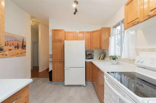 320 Simon Fraser CRESCENT, Saskatoon, SK S7H 3T4