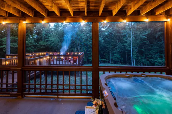 271 Rolling Hills Dr, Morganton, GA 30560-5600