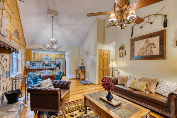 271 Rolling Hills Dr, Morganton, GA 30560-5600