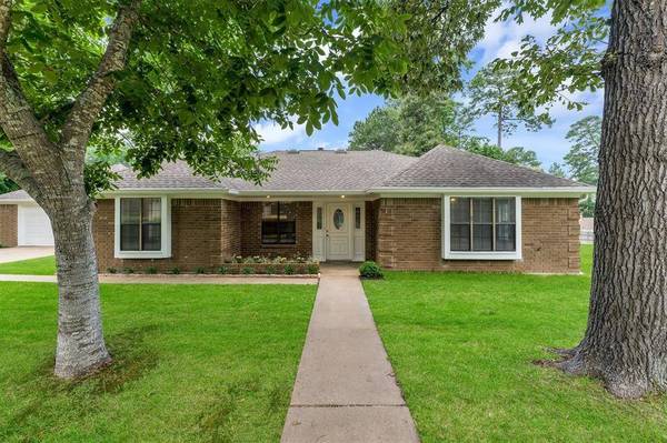 1517 Woodland Valley, Huntsville, TX 77340