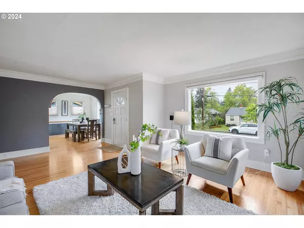 7518 SE CARLTON ST, Portland, OR 97206