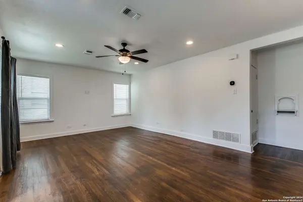 220 NORWOOD CT, San Antonio, TX 78212-2338