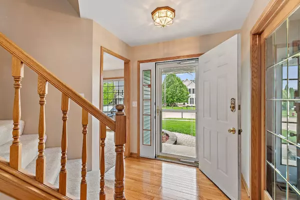 128 Devonshire DR, Dekalb, IL 60115