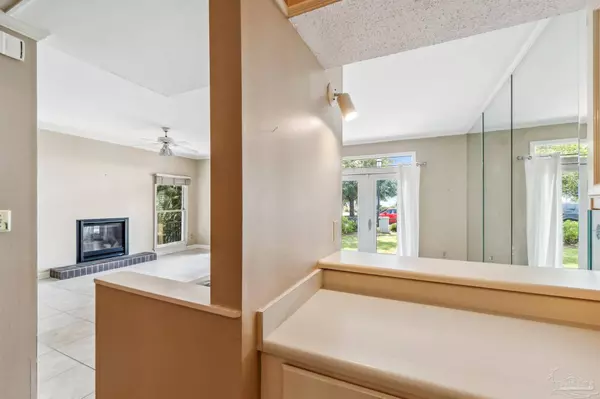 534 E Zarragossa St, Pensacola, FL 32502