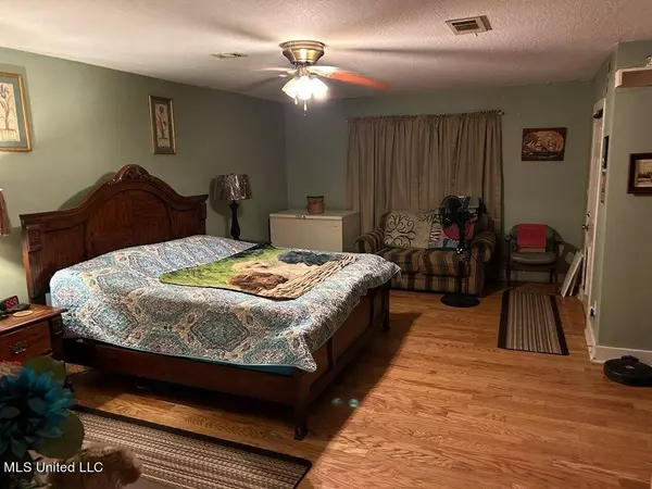 2591 Simpson Highway 13, Mendenhall, MS 39114