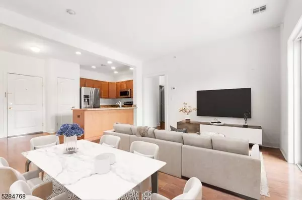 1404 Windsor Park Ct, Englewood City, NJ 07631