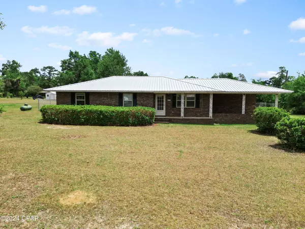 5053 Jeanette Drive DR, Marianna, FL 32446