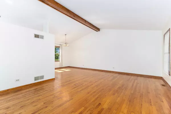 7843 W Carrie Court, Frankfort, IL 60423