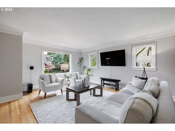 7518 SE CARLTON ST, Portland, OR 97206