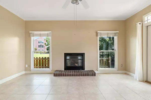 534 E Zarragossa St, Pensacola, FL 32502