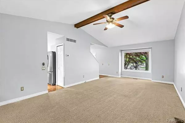 754 KENTUCKY Drive, Rochester Hills, MI 48307